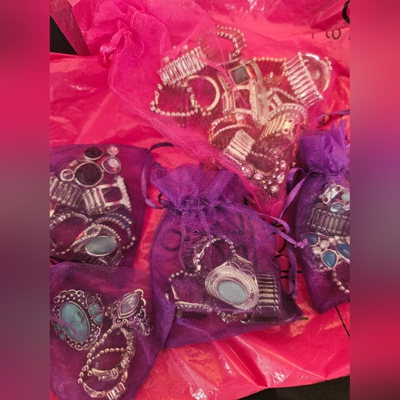 Assorted Jewelry - Picture 3 of 4